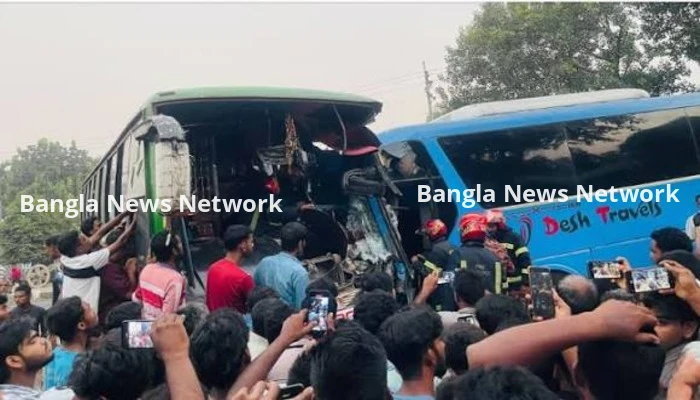 বড়াইগ্রামে দুই বাসের মুখোমুখি সংঘর্ষে প্রাণহানি ১, আহত অন্তত ১২