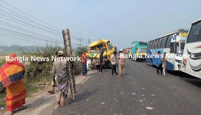 ভাঙ্গায় বাস-ট্রাকের মুখোমুখি সংঘর্ষে নিহত ২, আহত ১০