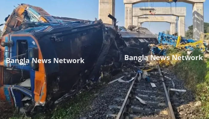 থাইল্যান্ডে চলন্ত ট্রেনের ওপর ক্রেন ভেঙে পড়ে নিহত ২২