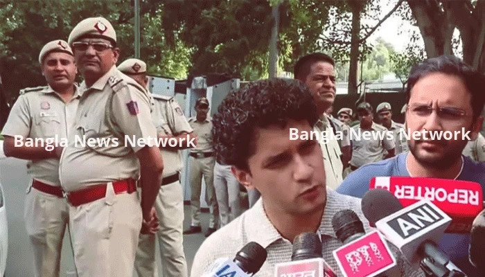 দিল্লি পুলিশকে ২৪ ঘণ্টার আলটিমেটাম ককরোচ পার্টির