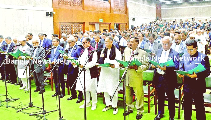 তারেক রহমানের নেতৃত্বে শপথ নিলেন ২৫ পূর্ণমন্ত্রী