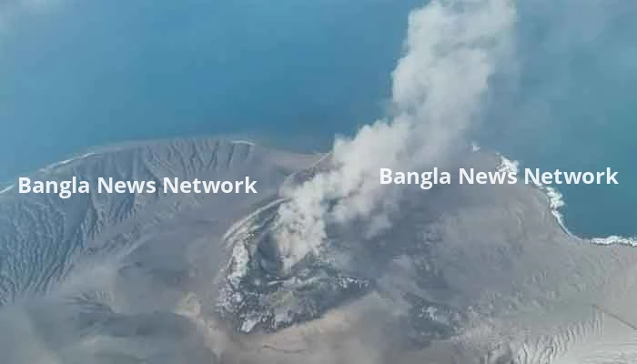 আগ্নেয়গিরির অগ্ন্যুৎপাতে ইন্দোনেশিয়ার ৮ বিমানবন্দর বন্ধ, আটকা ১ লাখ ৭০ হাজার যাত্রী