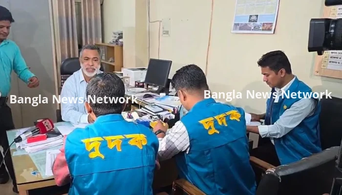 ফল জালিয়াতির অভিযোগে চট্টগ্রাম শিক্ষাবোর্ডে দুদকের অভিযান