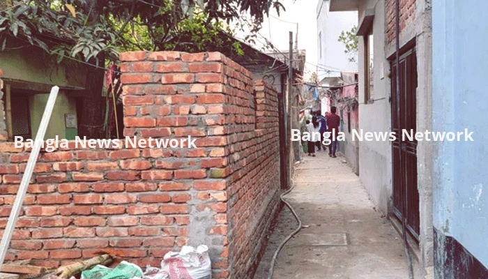 লাশ গোসলের জায়গা দখল করে ঘর নির্মাণের অভিযোগ