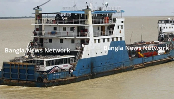 ৬ ঘণ্টা পর শরীয়তপুর-চাঁদপুর নৌরুটে ফেরি চলাচল শুরু