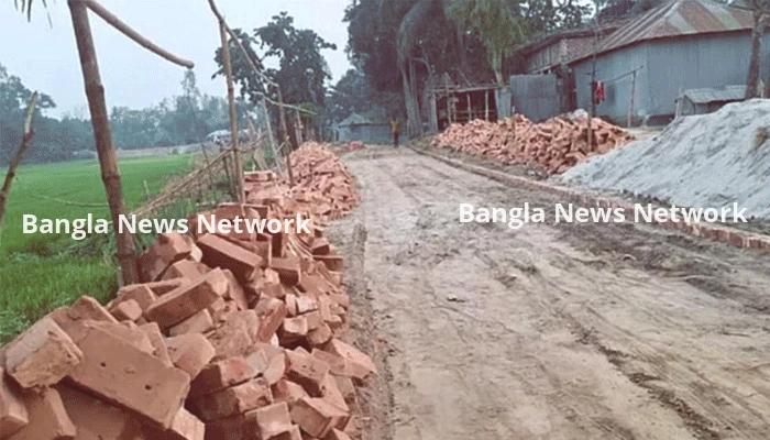 প্রধানমন্ত্রীর সফর শেষে তুলে নেওয়া হলো সেই সড়কের ইট