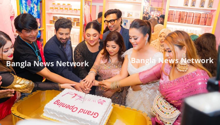 একসঙ্গে ২০০ শো রুম উদ্বোধন করেছেন অপু-বারিশা!