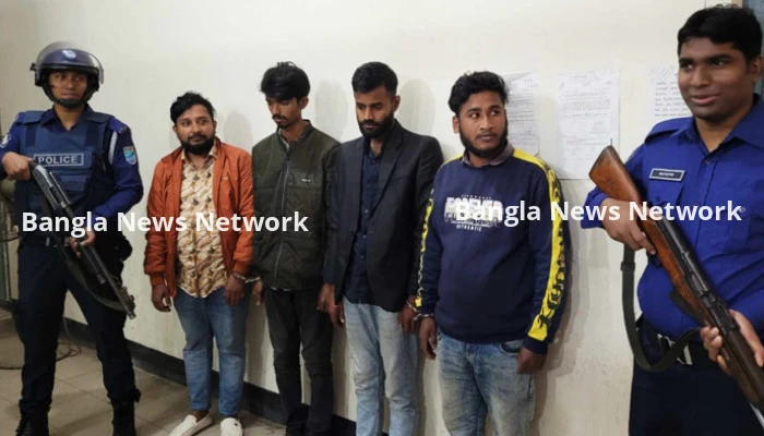 আশুলিয়ায় কলেজছাত্রীকে ধর্ষণচেষ্টা ও বিবস্ত্র ছবি ধারণ, গ্রেপ্তার ৪