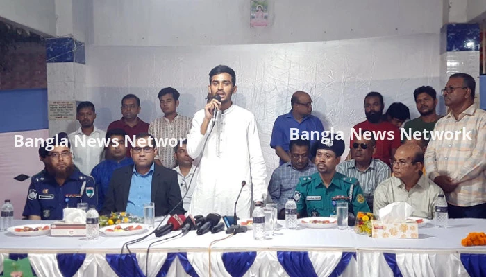 ধর্মীয় বিভাজন উসকে দিয়ে রাজনীতির স্বার্থ হাসিলের চেষ্টা চলছে: আসিফ মাহমুদ