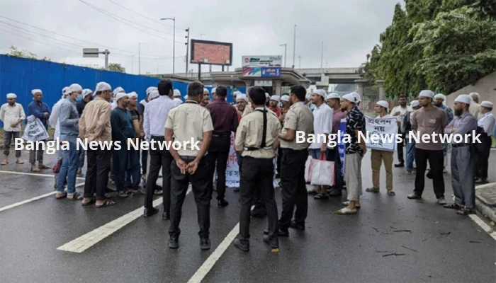 বলাকা ভবনে বিমান চাকরিচ্যুতদের অবস্থান কর্মসূচি