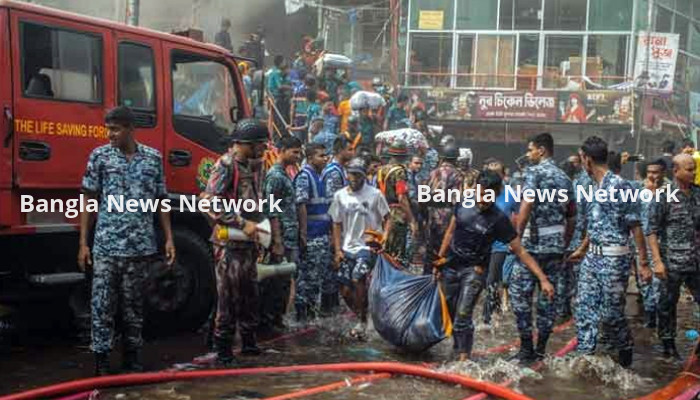 লালবাগে মিষ্টির দোকানে ভয়াবহ আগুন