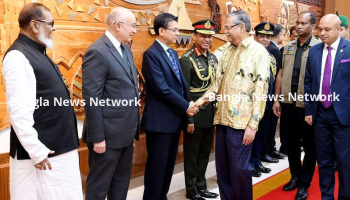 চিকিৎসার জন্য সিঙ্গাপুর গেলেন রাষ্ট্রপতি