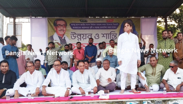 চুয়াডাঙ্গায় এক মঞ্চে আওয়ামী লীগের মনোনয়ন প্রত্যাশী ১০ নেতা