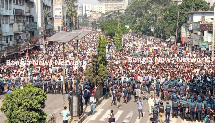 আরামবাগ মোড়ে অবস্থান নিয়েছে জামায়াতে ইসলামী