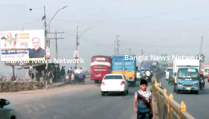 ঢাকায় গণপরিবহন বেড়েছে, আতঙ্কে চলছে না দূরপাল্লার বাস