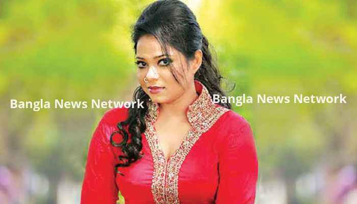 প্রথমবার ভোটের মাঠে ডলি সায়ন্তনী, যে দলে ভিড়লেন গায়িকা
