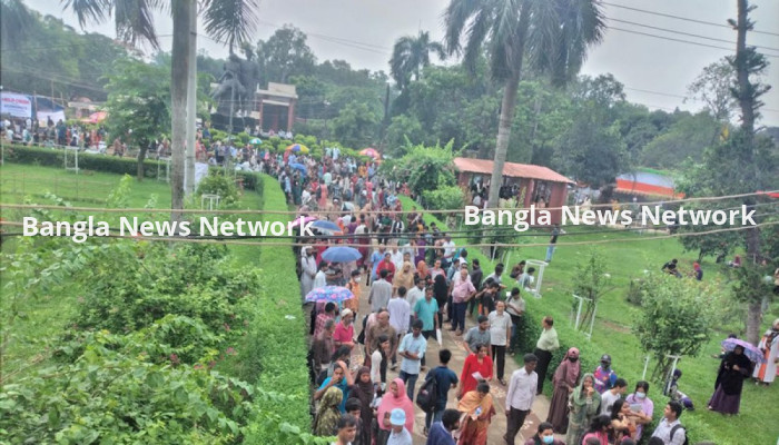 জাবির ভর্তি পরীক্ষা শুরু, ছাত্র-ছাত্রীদের আলাদা শিফট