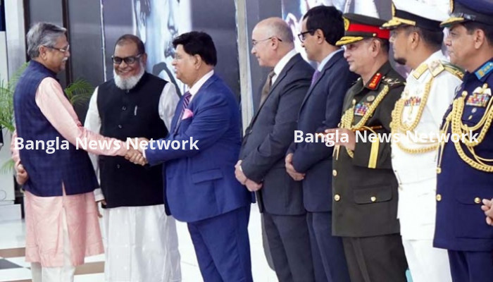 হজ পালন শেষে দেশে ফিরলেন রাষ্ট্রপতি