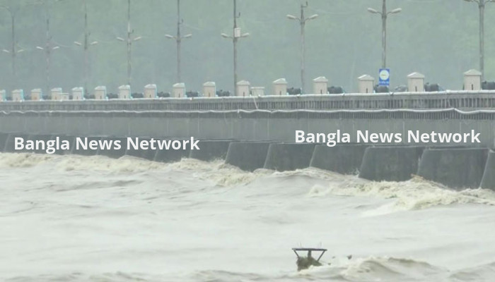 বিপৎসীমার ওপরে তিস্তা, পানিবন্দি ৩ হাজারের বেশি পরিবার