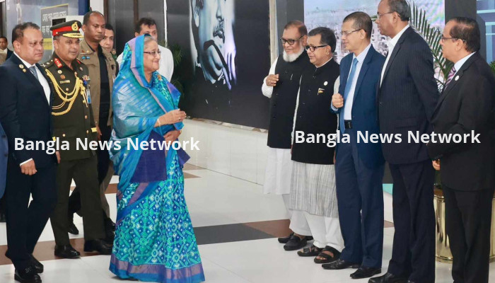 তিন দিনের সফর শেষে ইতালি থেকে দেশে ফিরেছেন প্রধানমন্ত্রী