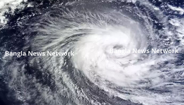 ধেয়ে আসছে শক্তিশালী ঘূর্ণিঝড়