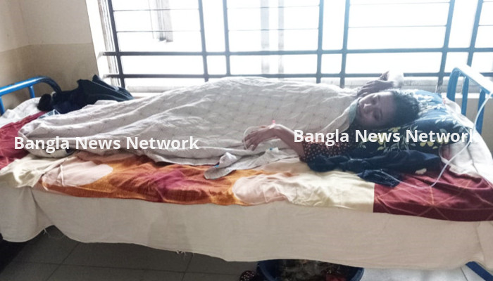 যৌতুক না পেয়ে পিতাকে মোবাইল কলে রেখে মেয়েকে নির্যাতন