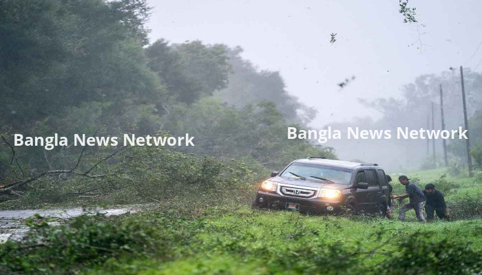 হারিকেন ইডালিয়ার তাণ্ডবে লণ্ডভণ্ড ফ্লোরিডা