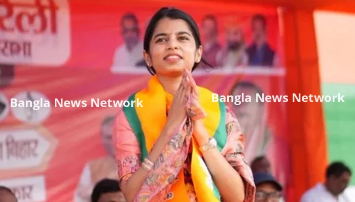 বিহারের সবচেয়ে কম বয়সী বিধায়ক গায়িকা মৈথিলী ঠাকুর