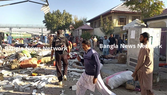 পাকিস্তানে রেলস্টেশনে বোমা হামলা, নিহত ২৪