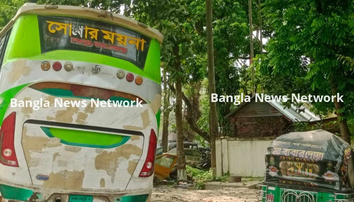 ত্রিশালে অটোরিকশায় বাসের ধাক্কা, শিশুসহ নিহত ৩