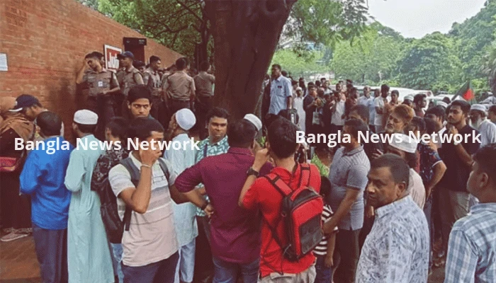 প্রথম দিনেই জুলাই গণঅভ্যুত্থান স্মৃতি জাদুঘরে ভিড়, শেষ ৯০০ টিকিট