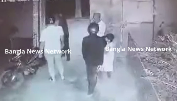 কুষ্টিয়ার দৌলতপুরে ফিল্মি স্টাইলে ছিনতাই