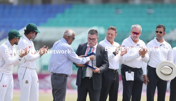 বিদায়ী ম্যাচে সম্মাননা পেলেন ডেভিড বুন