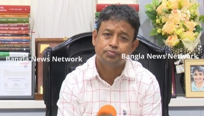 মাস্ক পরে দেয়াল টপকে পালালেন ডিবি হারুন!
