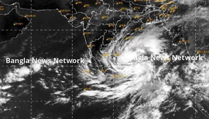 সাগরে গভীর নিম্নচাপ, সারা দেশে আজ বৃষ্টির আভাস