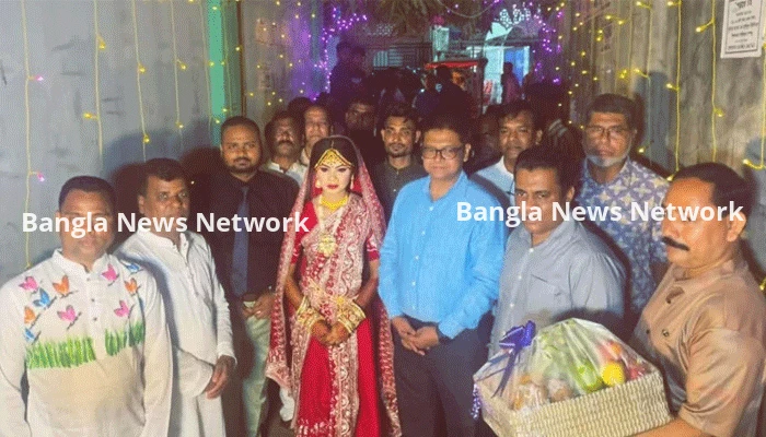 মাতৃহীন হরিজন তরুণীর বিয়েতে হাজির জেলা প্রশাসক, ভাসছেন প্রশংসায়