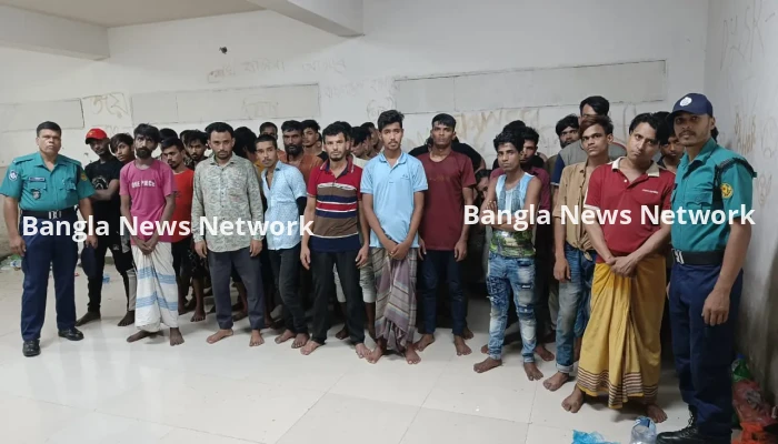 জেনেভা ক্যাম্পে সাড়াশি অভিযানে  মাদক কারবারি ও সন্ত্রাসী গ্রেফতার