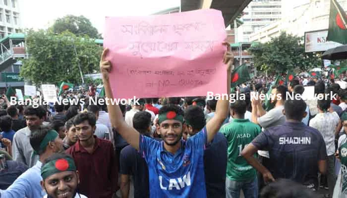 ক্লাস-পরীক্ষা বর্জন করছেন ঢাবি শিক্ষার্থীরা