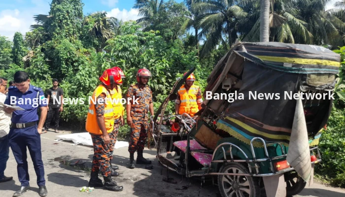 খুলনায় ট্রাকের ধাক্কায় ইজিবাইকের ৩ যাত্রী নিহত