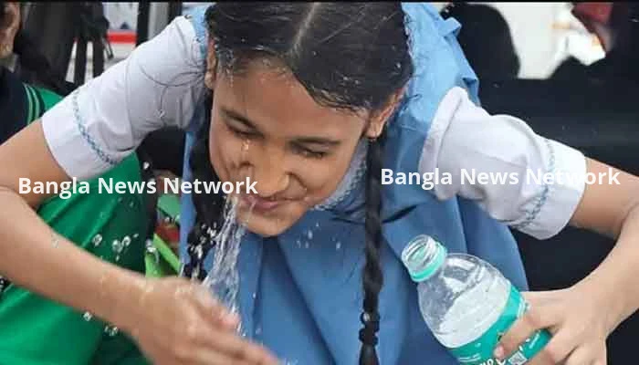 প্রচণ্ড তাপপ্রবাহের মধ্য দিয়ে খুলছে শিক্ষাপ্রতিষ্ঠান