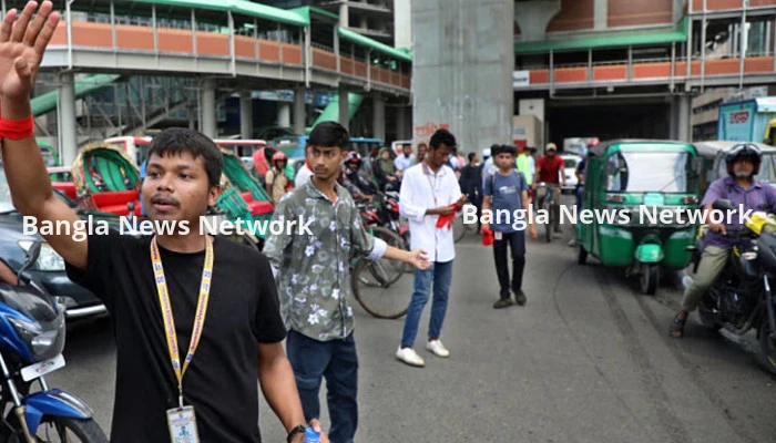 ‘পেশাদার ট্রাফিক পুলিশ সড়কে শৃঙ্খলা প্রতিষ্ঠায় ব্যর্থ’