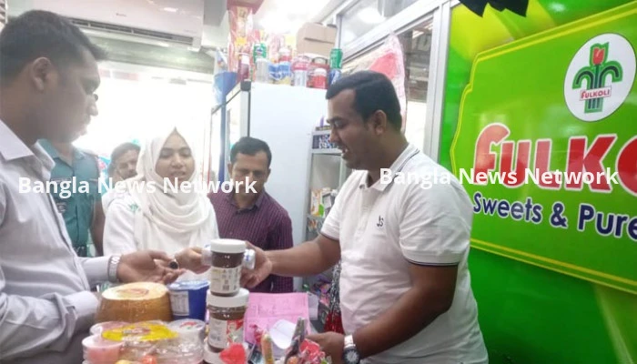 মেয়াদোত্তীর্ণ কেক বিক্রি করে জরিমানা গুনল ফুলকলি