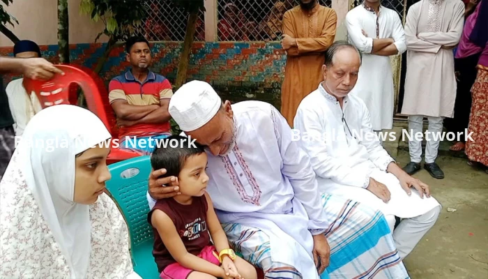 ফায়ার ফাইটার নুরুল হুদাকে পারিবারিক কবরস্থানে দাফন