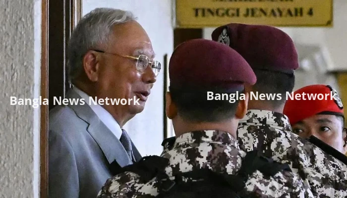 মালয়েশিয়ার সাবেক প্রধানমন্ত্রী নাজিব রাজ্জাকের ১৫ বছরের কারাদণ্ড