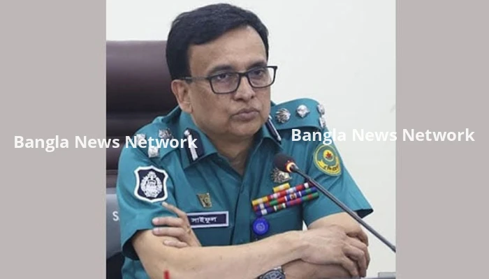 ট্রাইব্যুনালে হাজির করা হয়েছে সাবেক পুলিশ কমিশনার সাইফুলকে