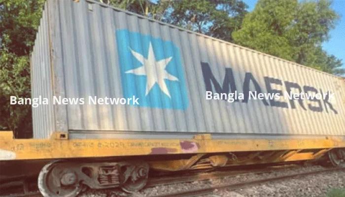 মালবাহী ট্রেন লাইনচ্যুত, খুলনার সঙ্গে উত্তরবঙ্গের রেল যোগাযোগ বন্ধ