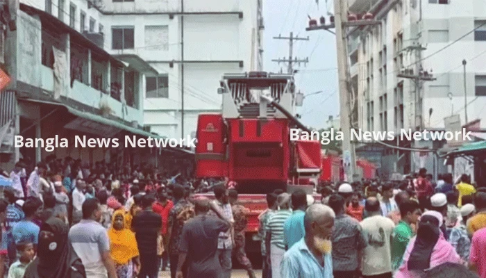 গাজীপুরে পোশাক কারখানায় আগুন, নিয়ন্ত্রণে ফায়ার সার্ভিস