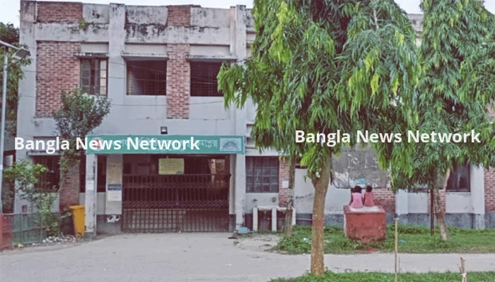 অসহায়ত্বের সুযোগে দ্বিগুন ভাড়ায় চলছে সরকারি অ্যাম্বুলেন্স