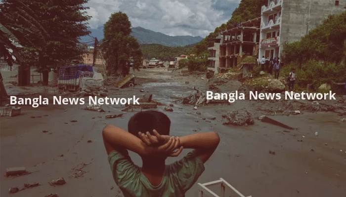 ‘ছাদ থেকে পুরো পরিবারকে ভেসে যেতে দেখলাম, এই বন্যা আমাদের সবকিছু কেড়ে নিয়েছে’