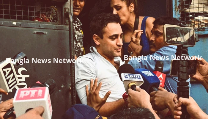 ভারত ছাড়ার নির্দেশে পেছাতে পারে ইমরান খানের কামব্যাক সিনেমা